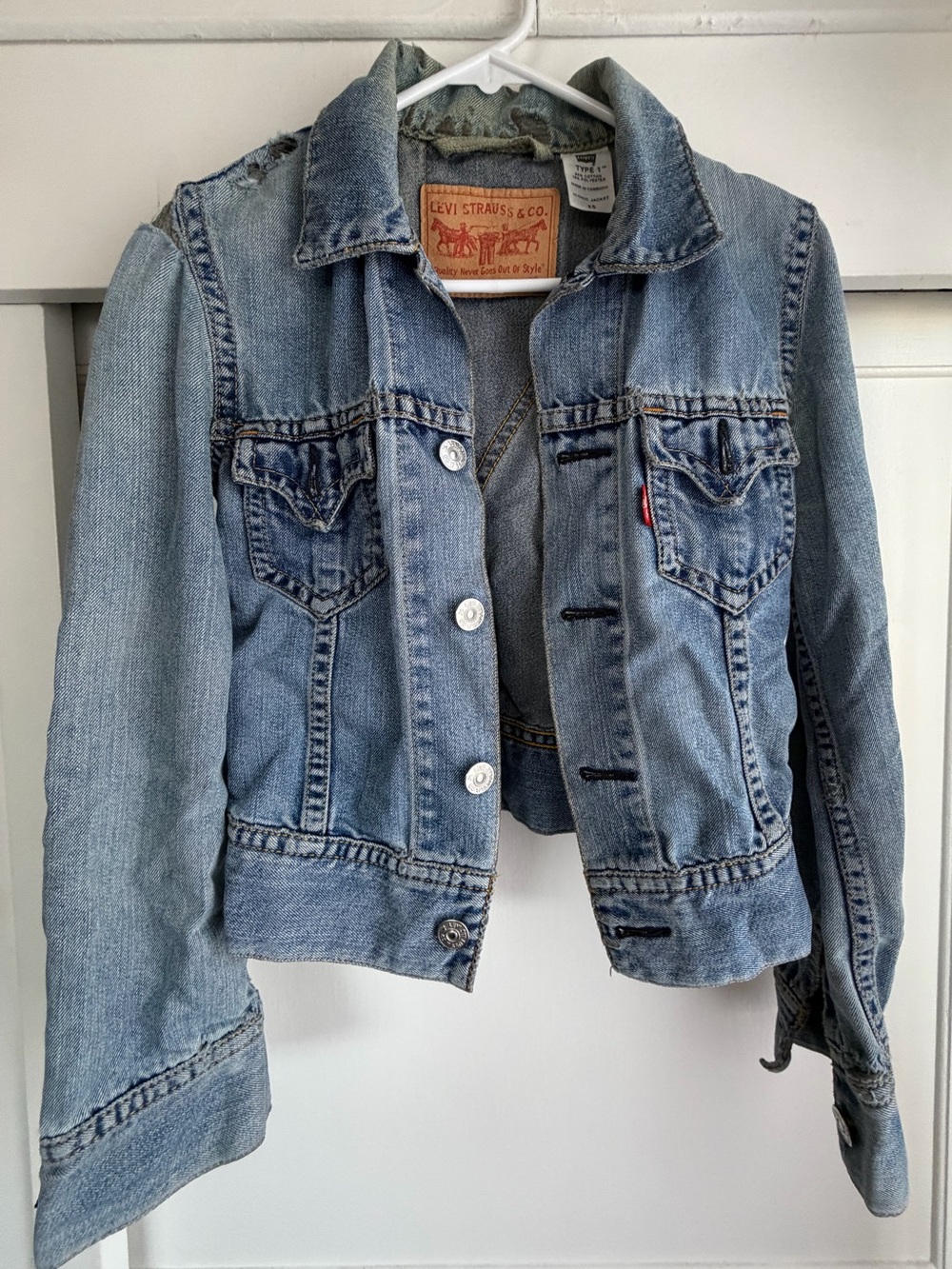 Vintage Levi's Women's Light Wash Blue Denim Jacket